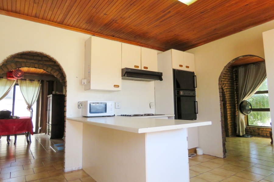 5 Bedroom Property for Sale in Riverton Western Cape